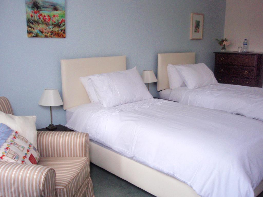Weston House Bed & Breakfast Bampton  Oda fotoğraf