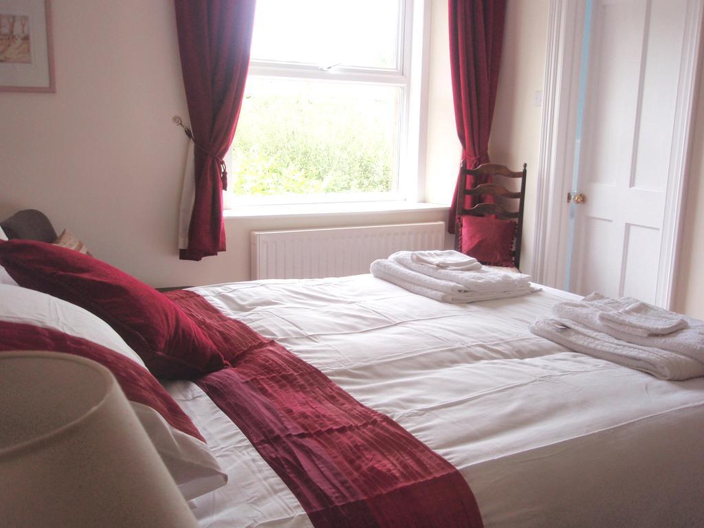 Weston House Bed & Breakfast Bampton  Oda fotoğraf