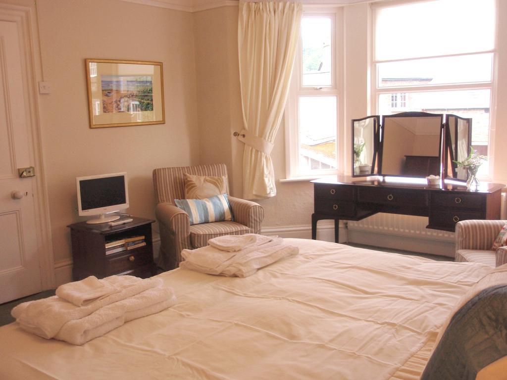 Weston House Bed & Breakfast Bampton  Oda fotoğraf