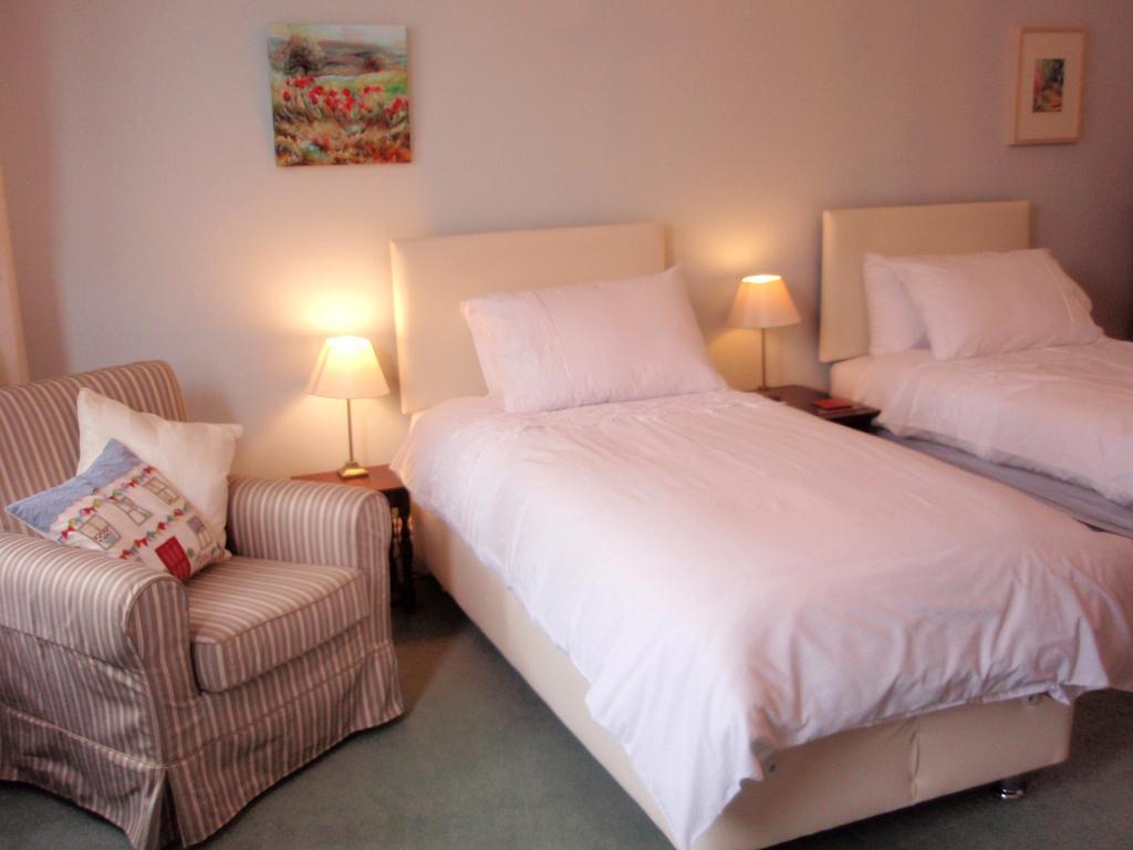 Weston House Bed & Breakfast Bampton  Oda fotoğraf