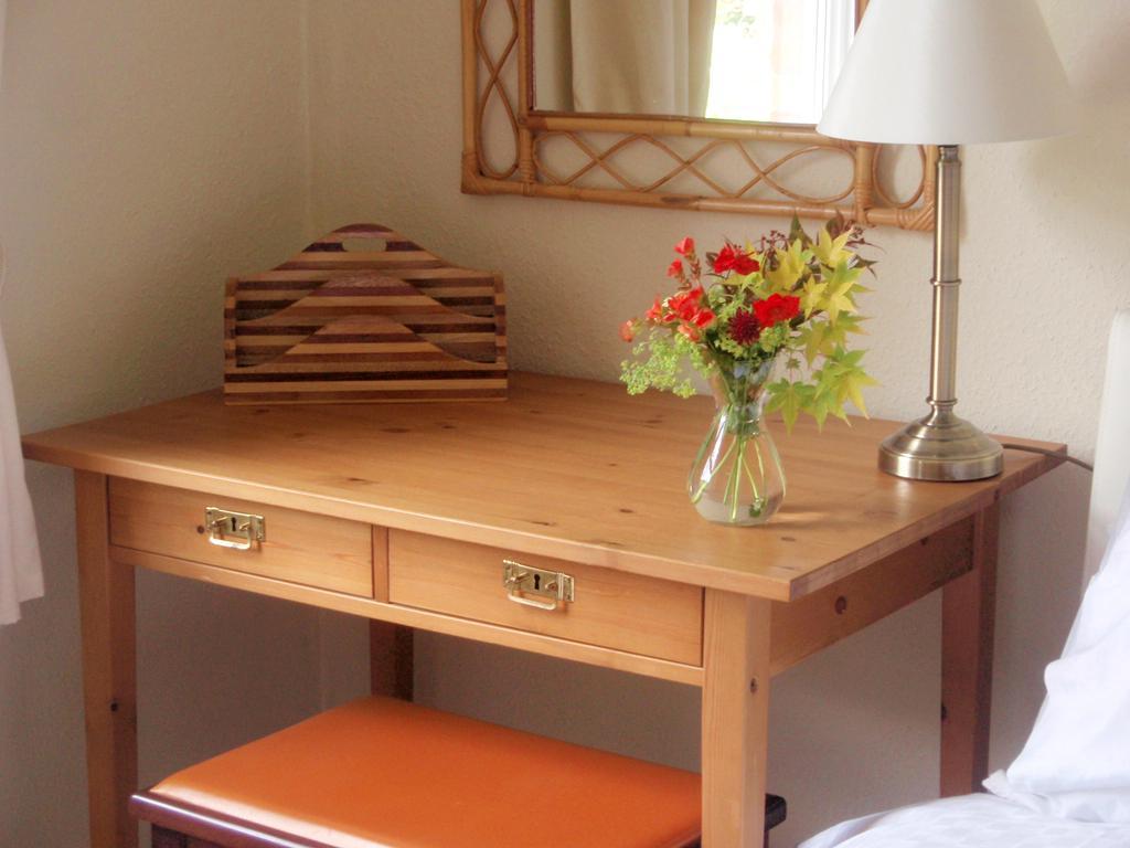 Weston House Bed & Breakfast Bampton  Oda fotoğraf