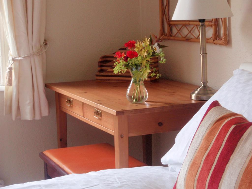 Weston House Bed & Breakfast Bampton  Oda fotoğraf