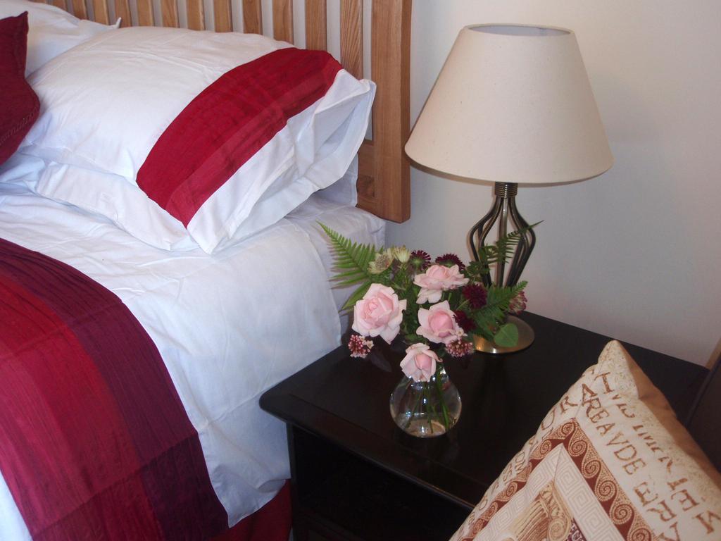 Weston House Bed & Breakfast Bampton  Oda fotoğraf