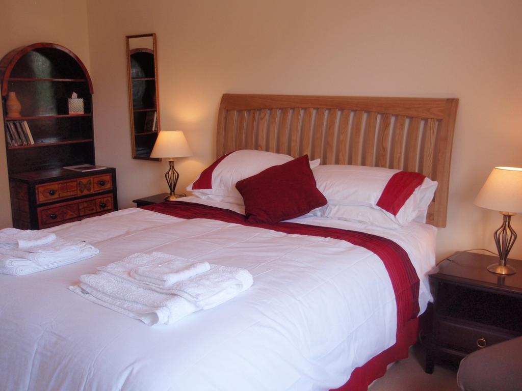 Weston House Bed & Breakfast Bampton  Oda fotoğraf
